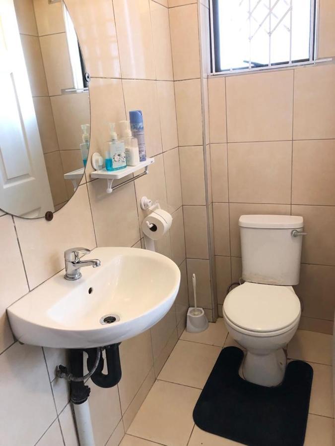 Caleb'S Guesthouse Дурбан Экстерьер фото